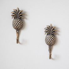 Load image into Gallery viewer, Pineapple Brass Wall Hook