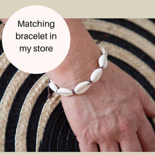 Load image into Gallery viewer, Handmade Cowrie Shell Necklace Choker