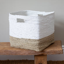 Load image into Gallery viewer, Natural Wicker Basket Dip Design and Handle

