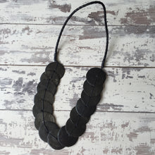 Load image into Gallery viewer, Black shell necklace
