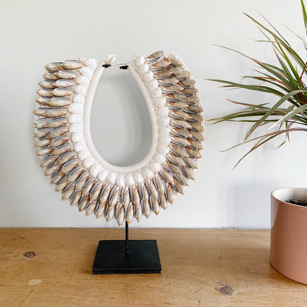 Papua Tribal Necklace Table Decor